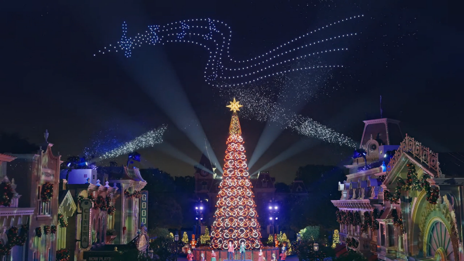 DAMODA LED Drone Show Stuns Audiences with High-Tech Choreography